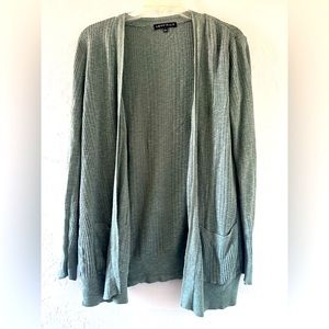 Love ❤️ Ellie Light Weight Cardigan Open Weave Size S